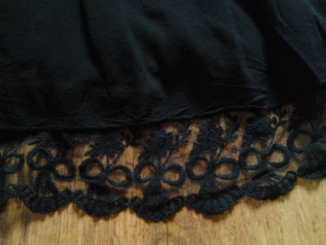 Černá tunika s krajkou