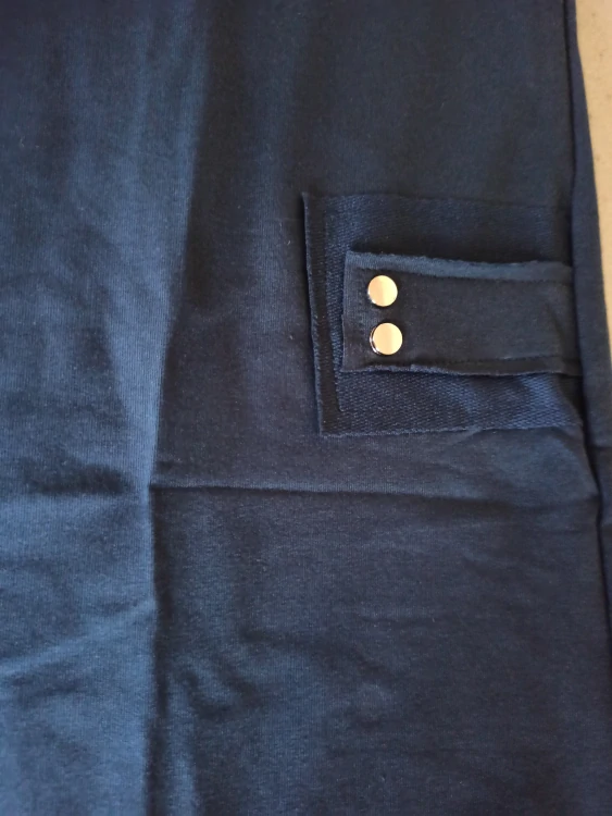 Dámská sportovně elegantní šatovka OZDOBA NA BOKU