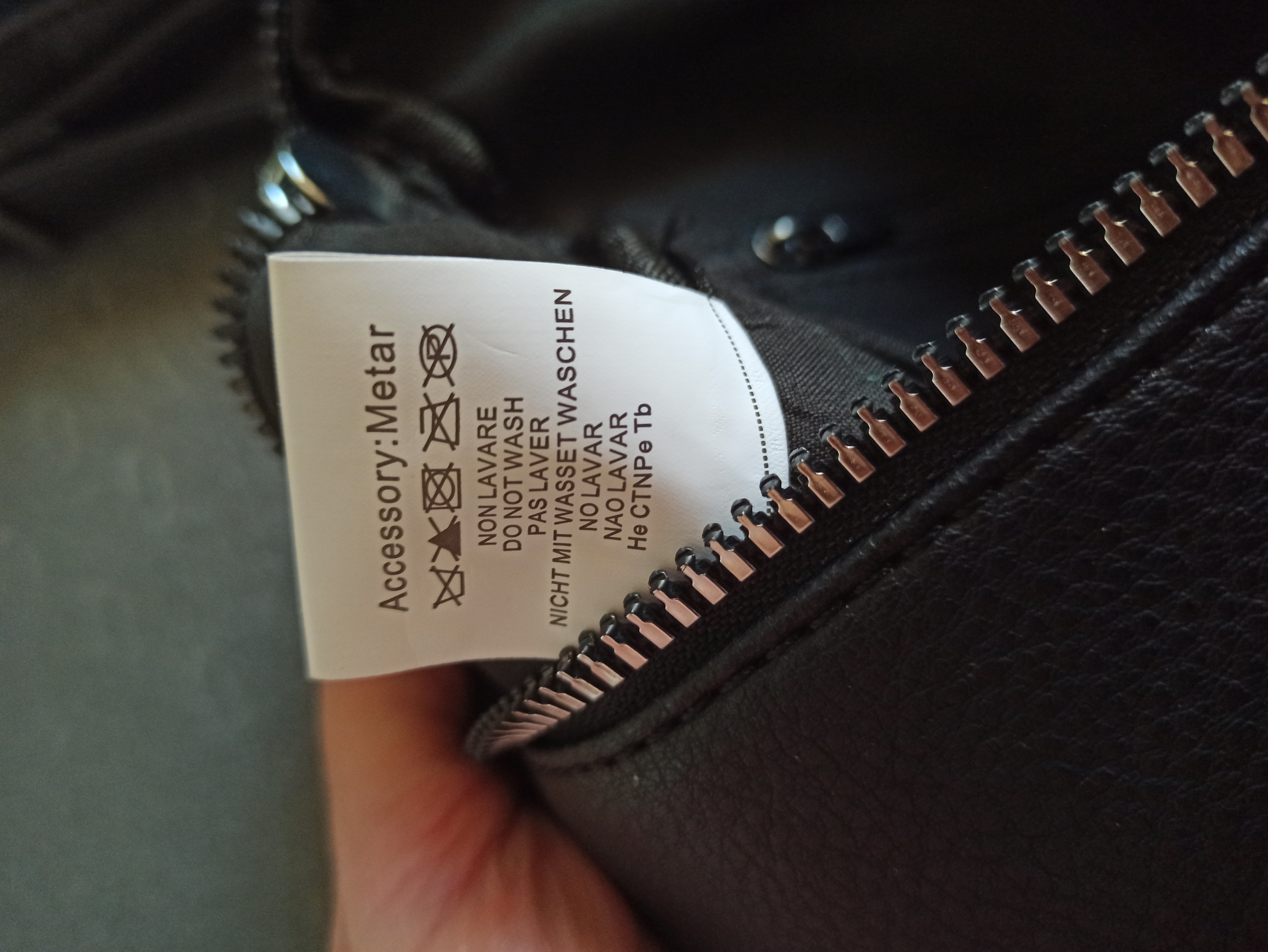 Dámská koženková ledvinka FASHION