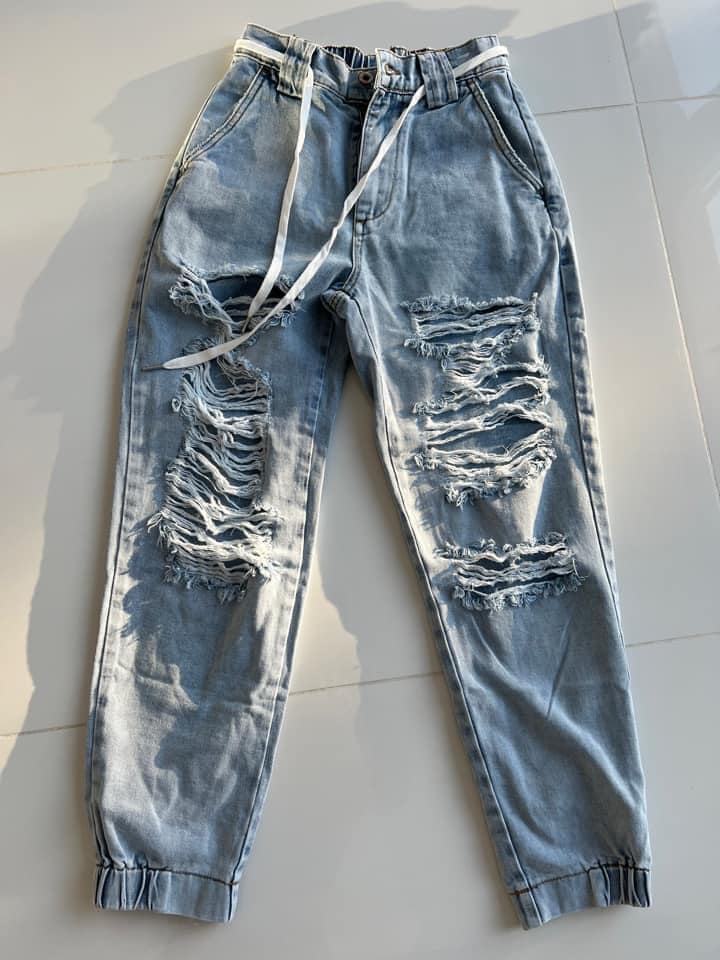 Dámské trhané džíny BOYFRIEND 