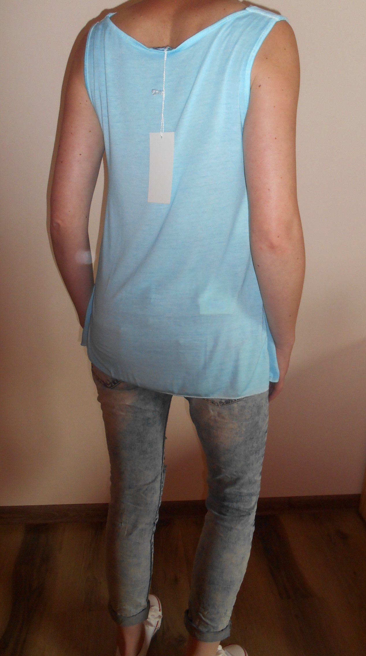 Krásný letní topík - světle modrý