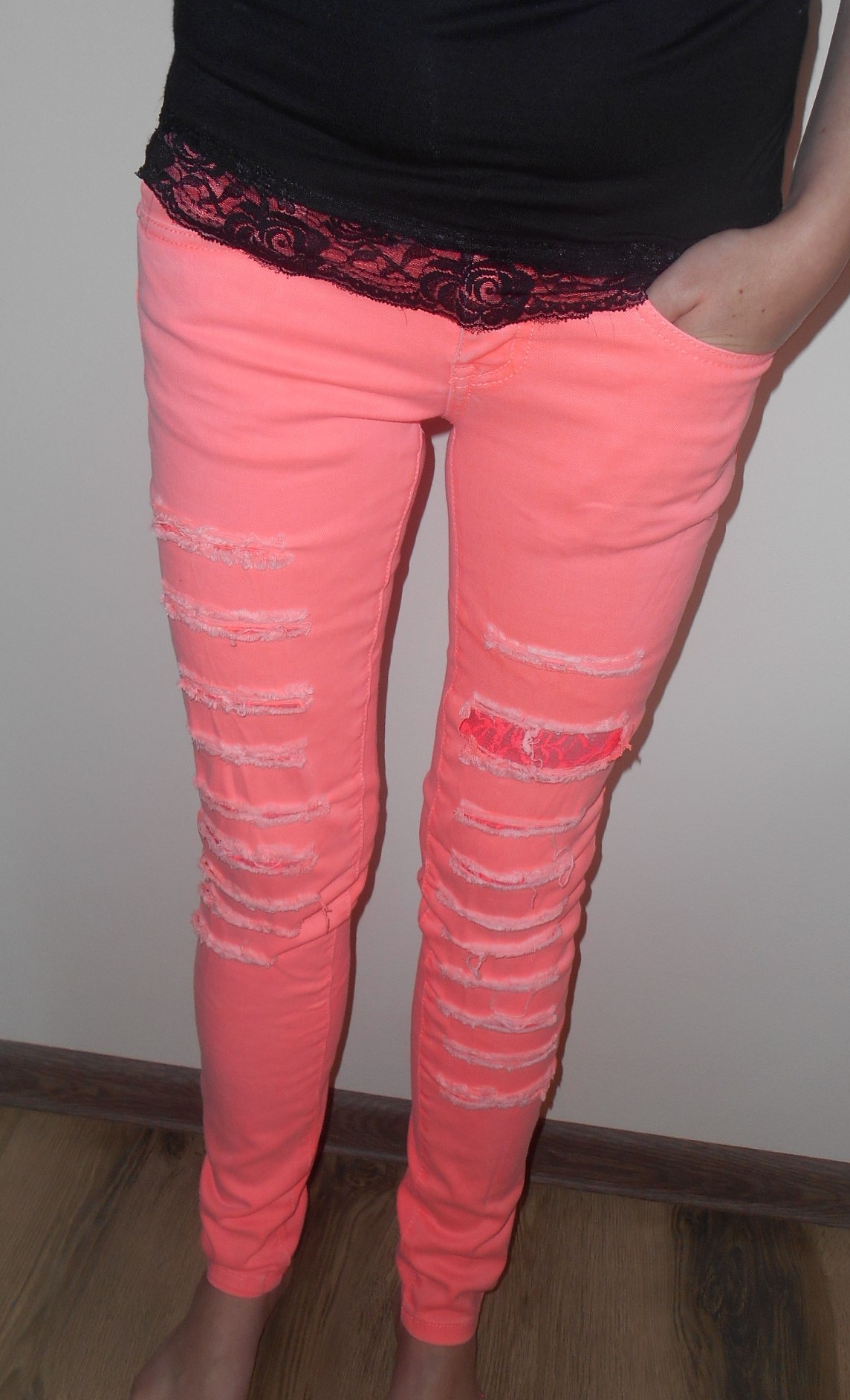 Trhané džíny neon korálové 